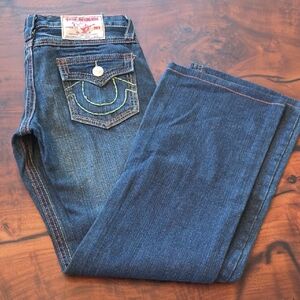 True Religion Women's Dark Blue Straight Leg Jeans. UNIQUE TWO COLOR STITCH!!!🔥